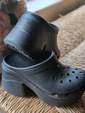 CROCS Black Platform Clog Mules